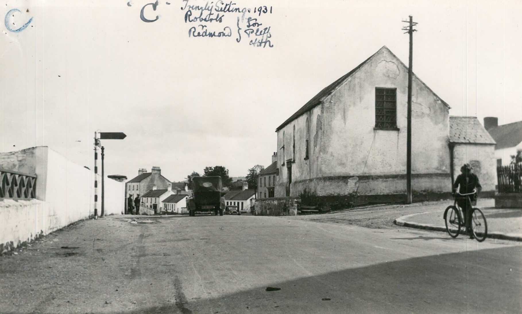 Baile an Chinnéidigh · Newtown Mount Kennedy