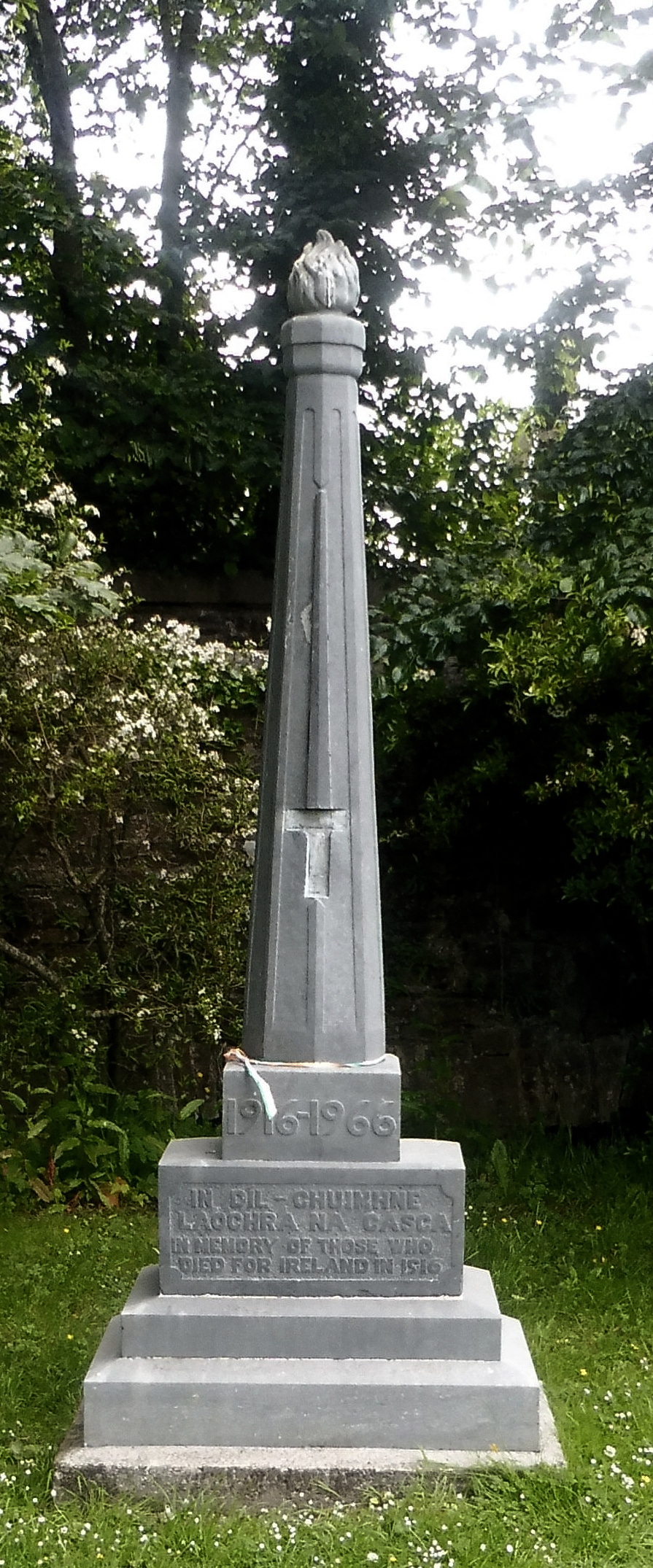 1916 memorial #1512 · Memorial Stone