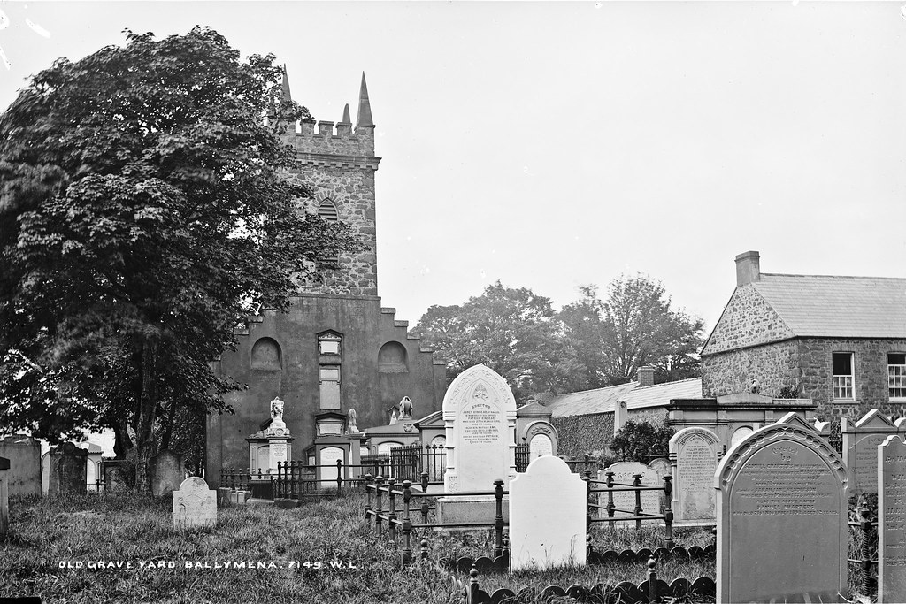 An Baile Meánach · Ballymena