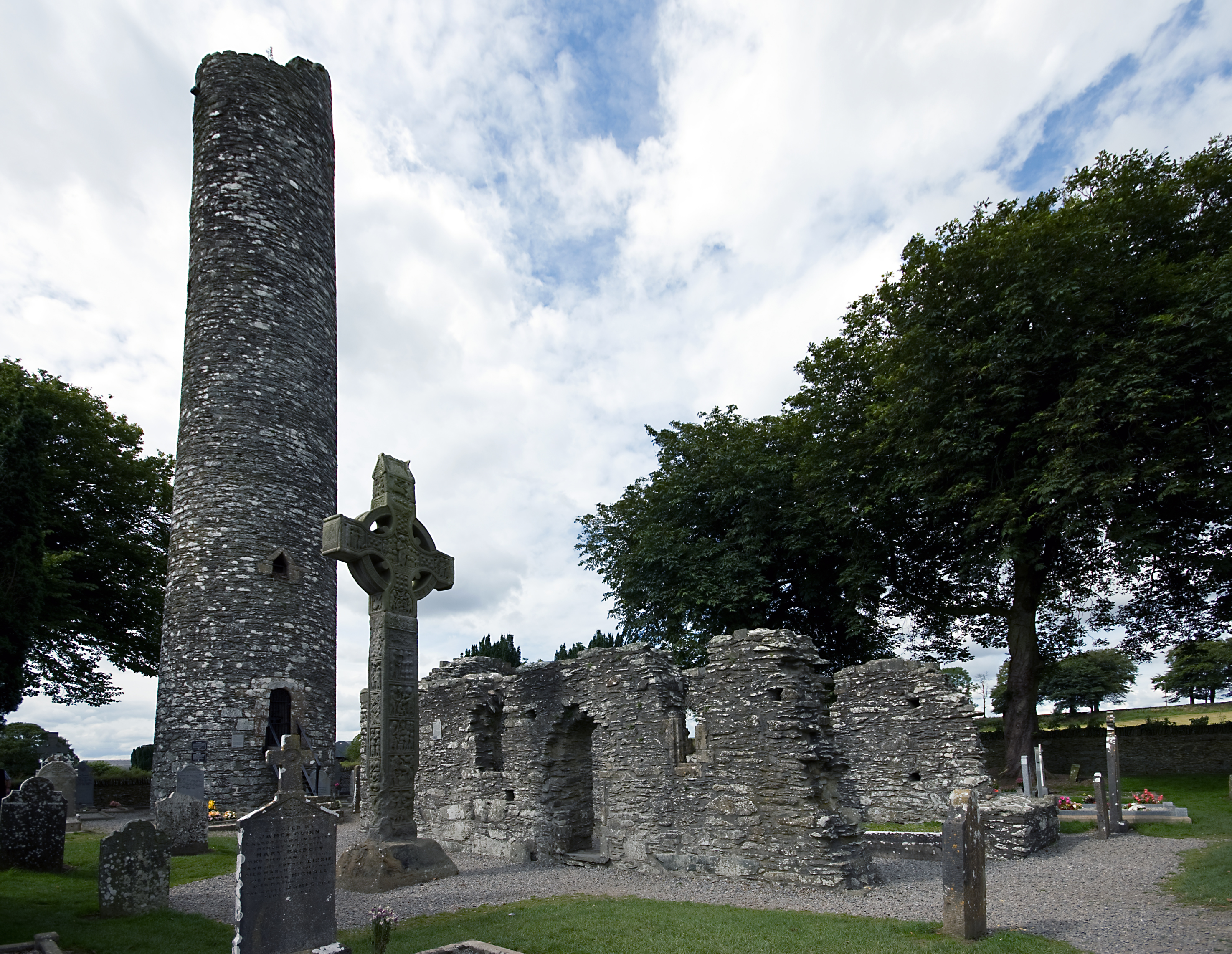 Mainistir Bhuithe · Monasterboice