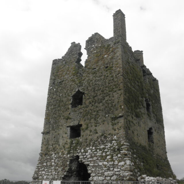 Kinlough Abbey and Castle · Castle