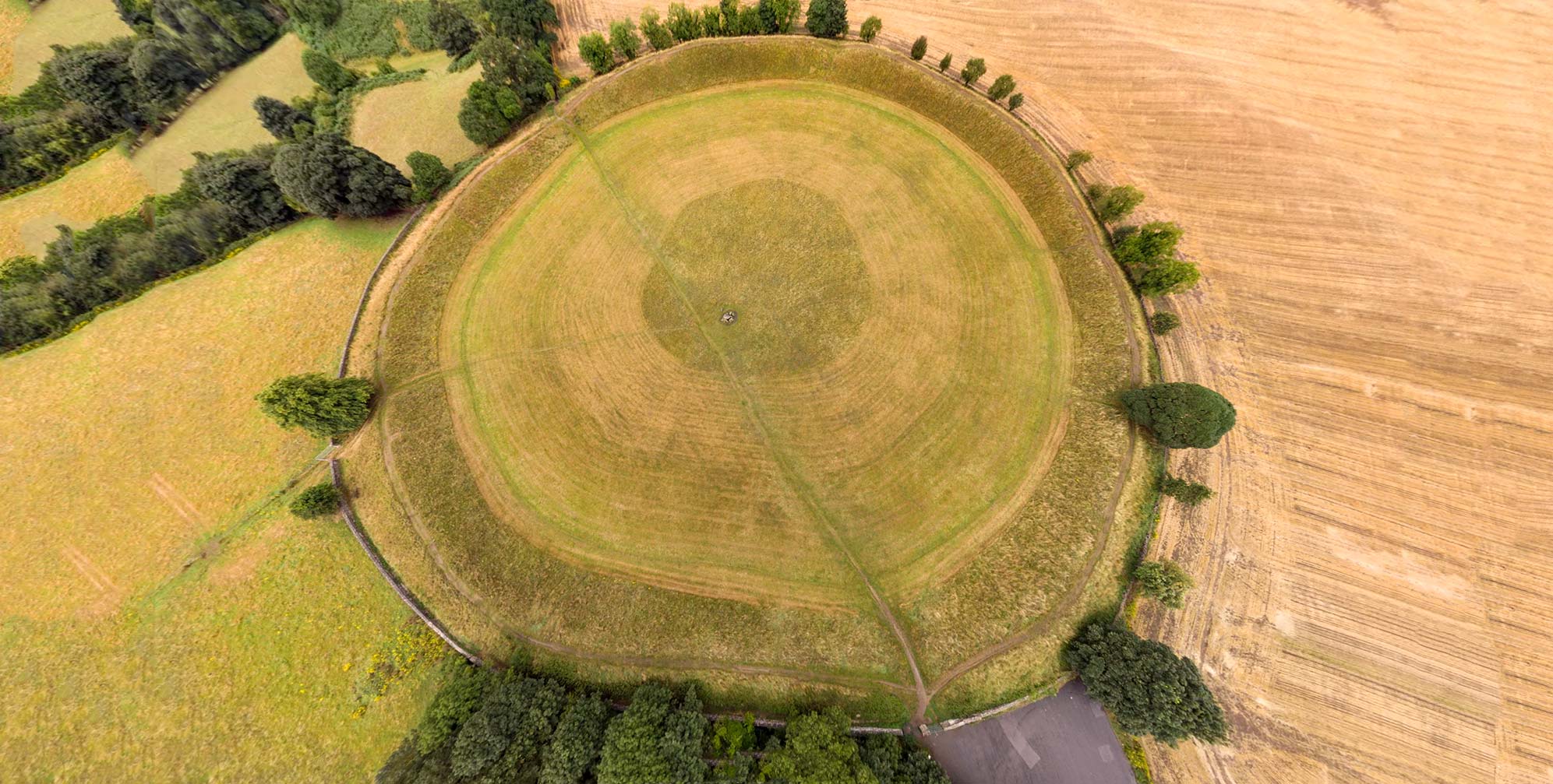 Giant's Ring · Earthwork