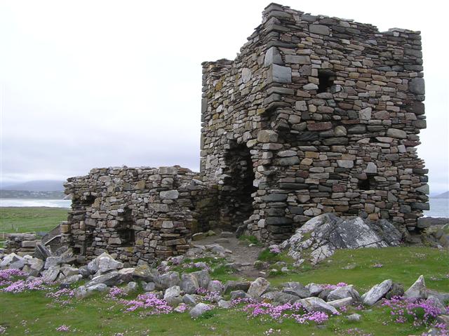 Carrickabraghy Castle · Castle