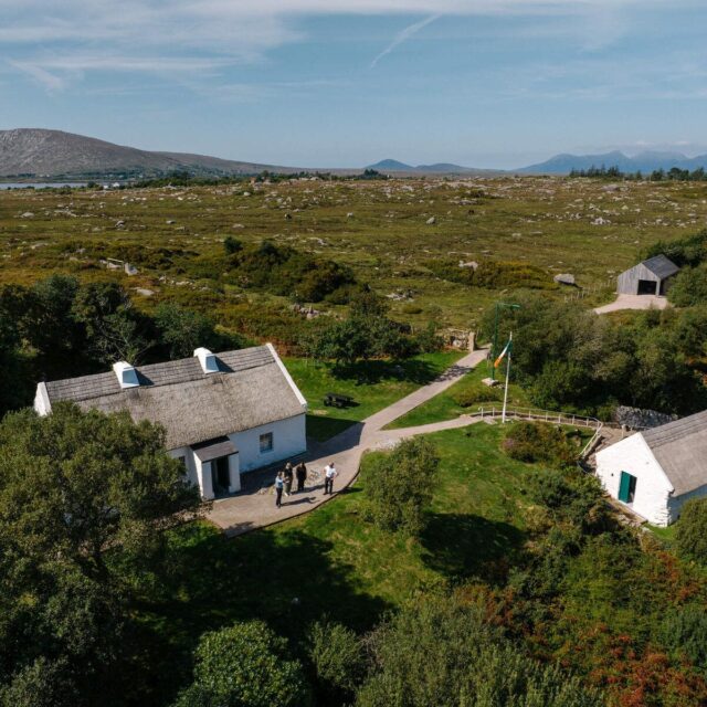 Ionad Cultúrtha an Phiarsaigh Conamara - Pearse’s Cottage and Visitor Centre · House