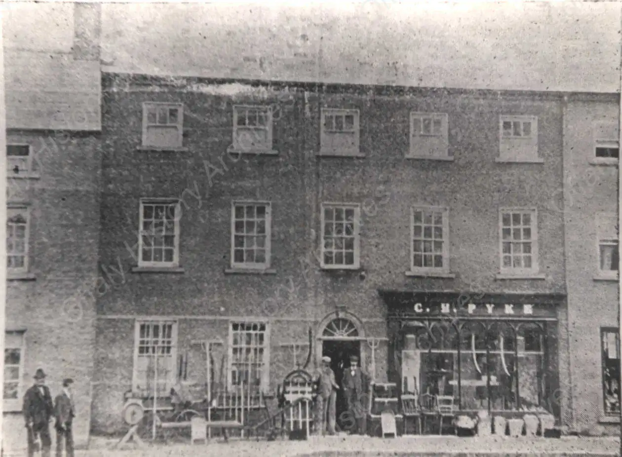 Tulach Mhór · Tullamore