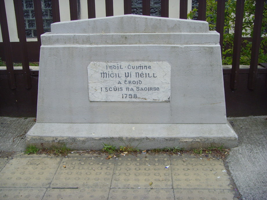Míchil Uí Néill Memorial · Memorial Stone