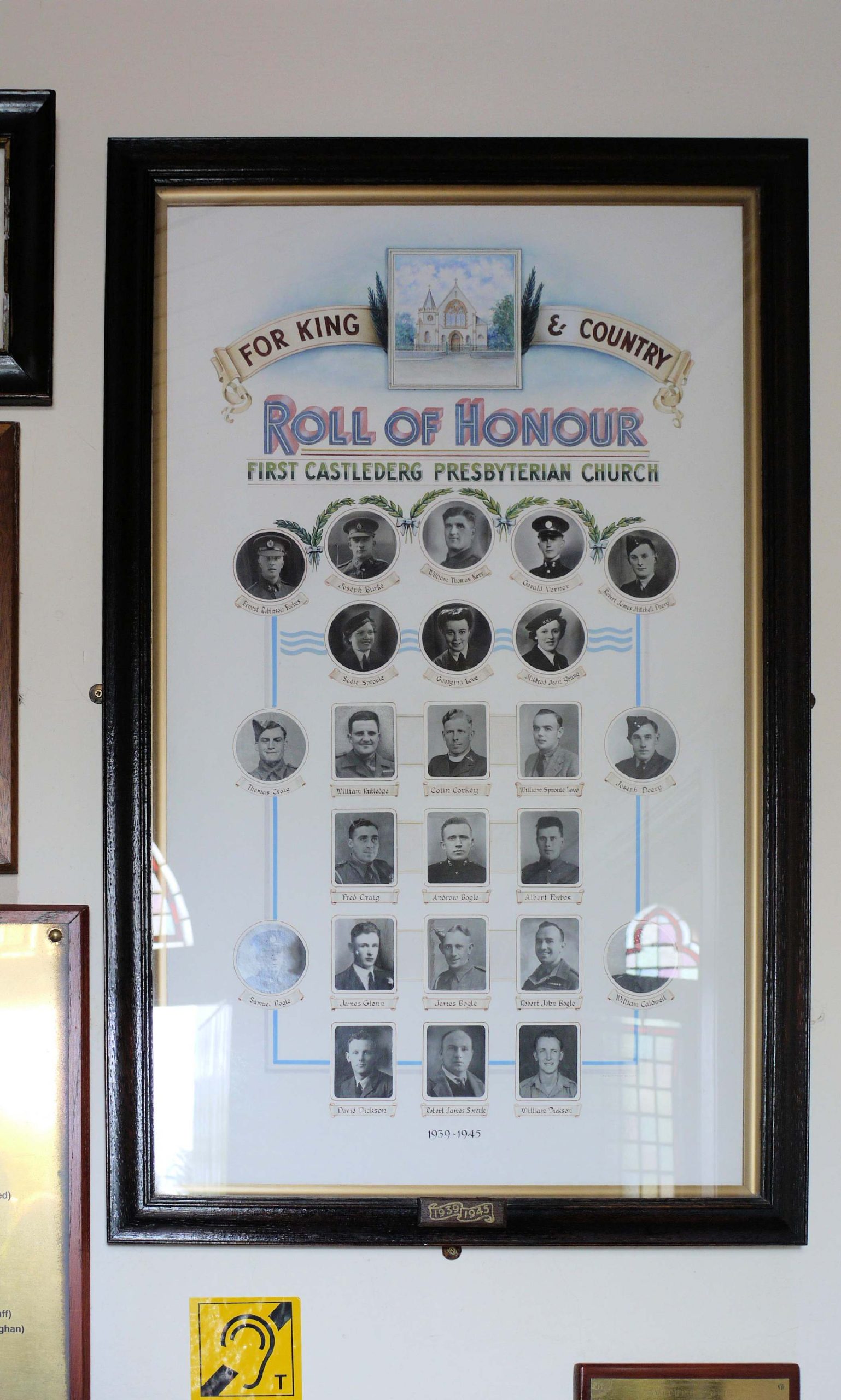1939-1945 Roll of Honour · Memorial Stone