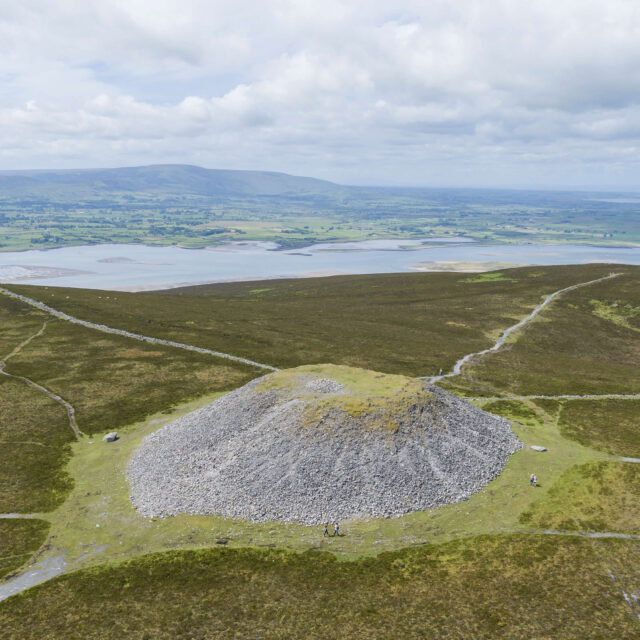 Knocknarea – Queen Medb’s Tomb · Cairn   Unclassified