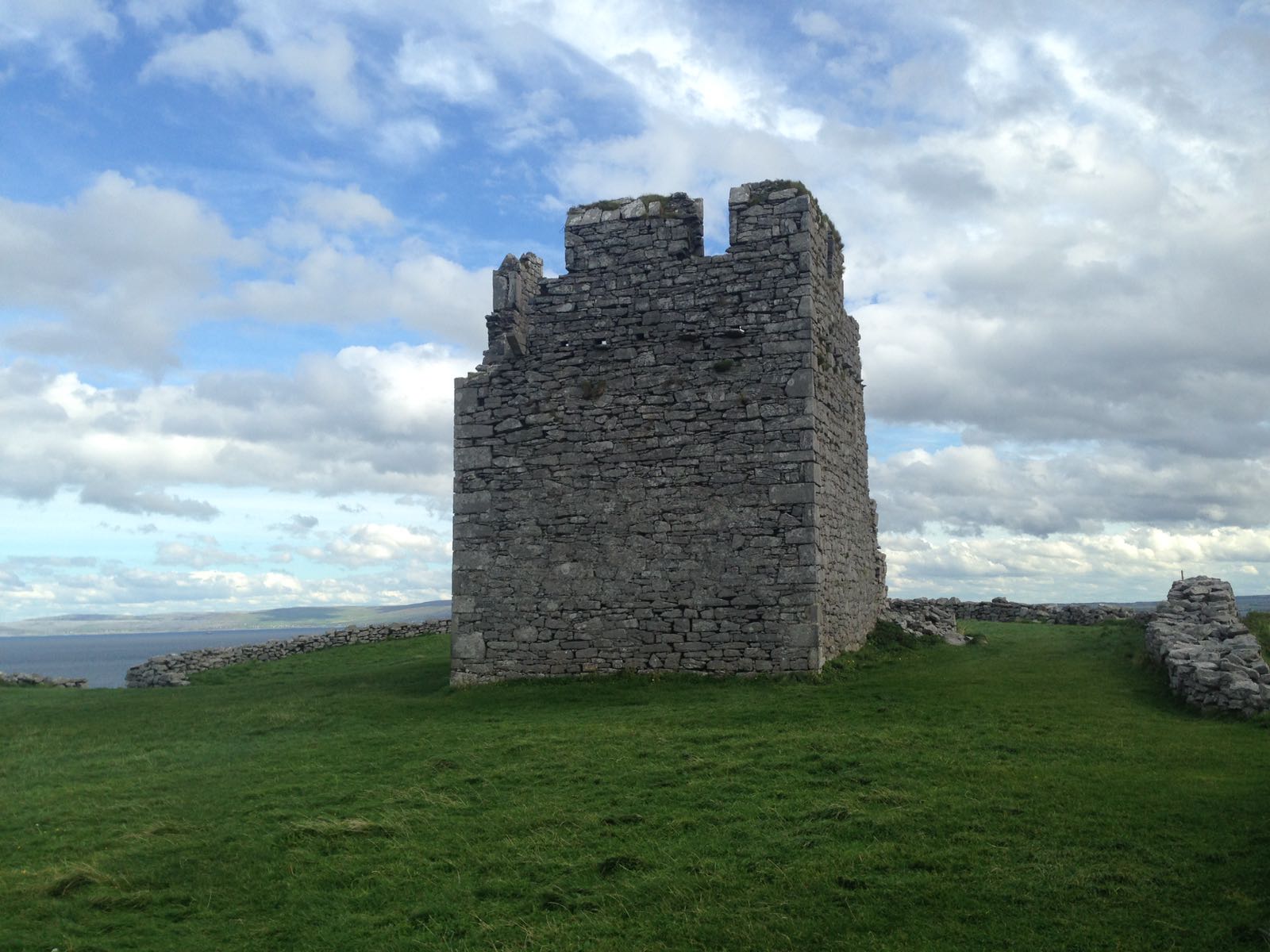 O'Brien's Castle (Caisleán Uí Bhriain) · Castle