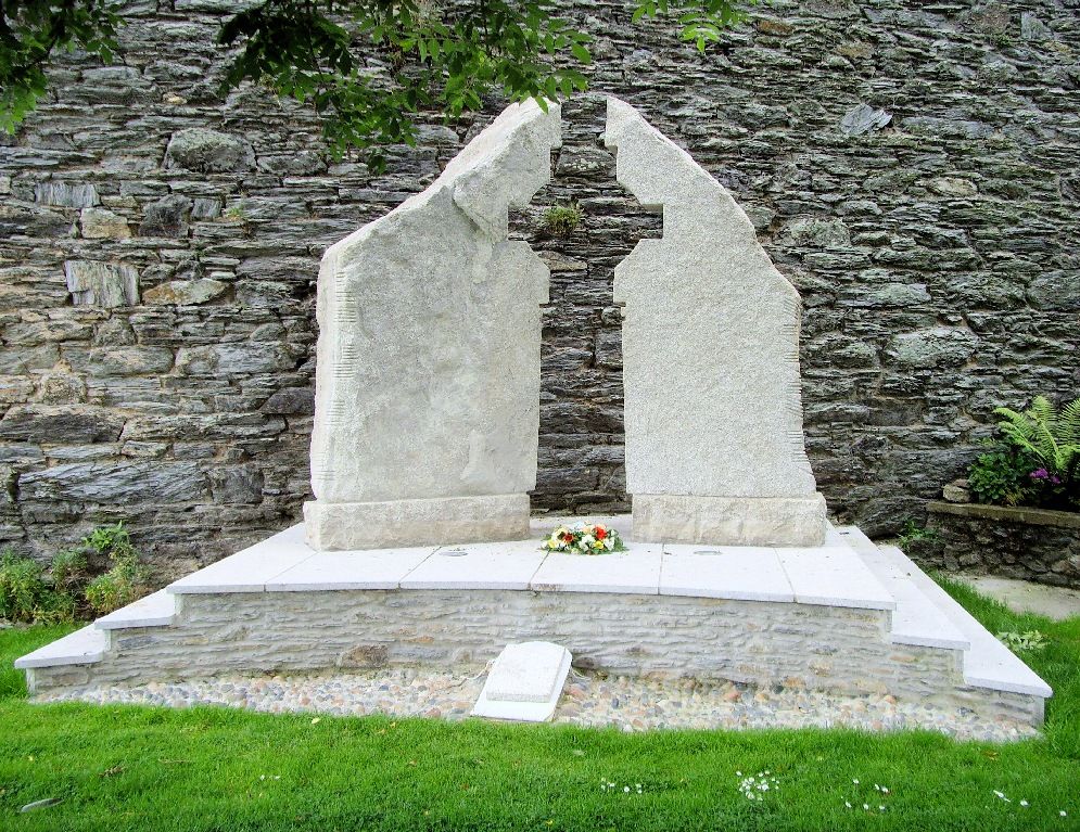 Wicklow Peace and Remembrance Memorial · Memorial Stone